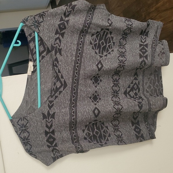 I Love H81 crop top size small gray and black - Picture 5 of 5